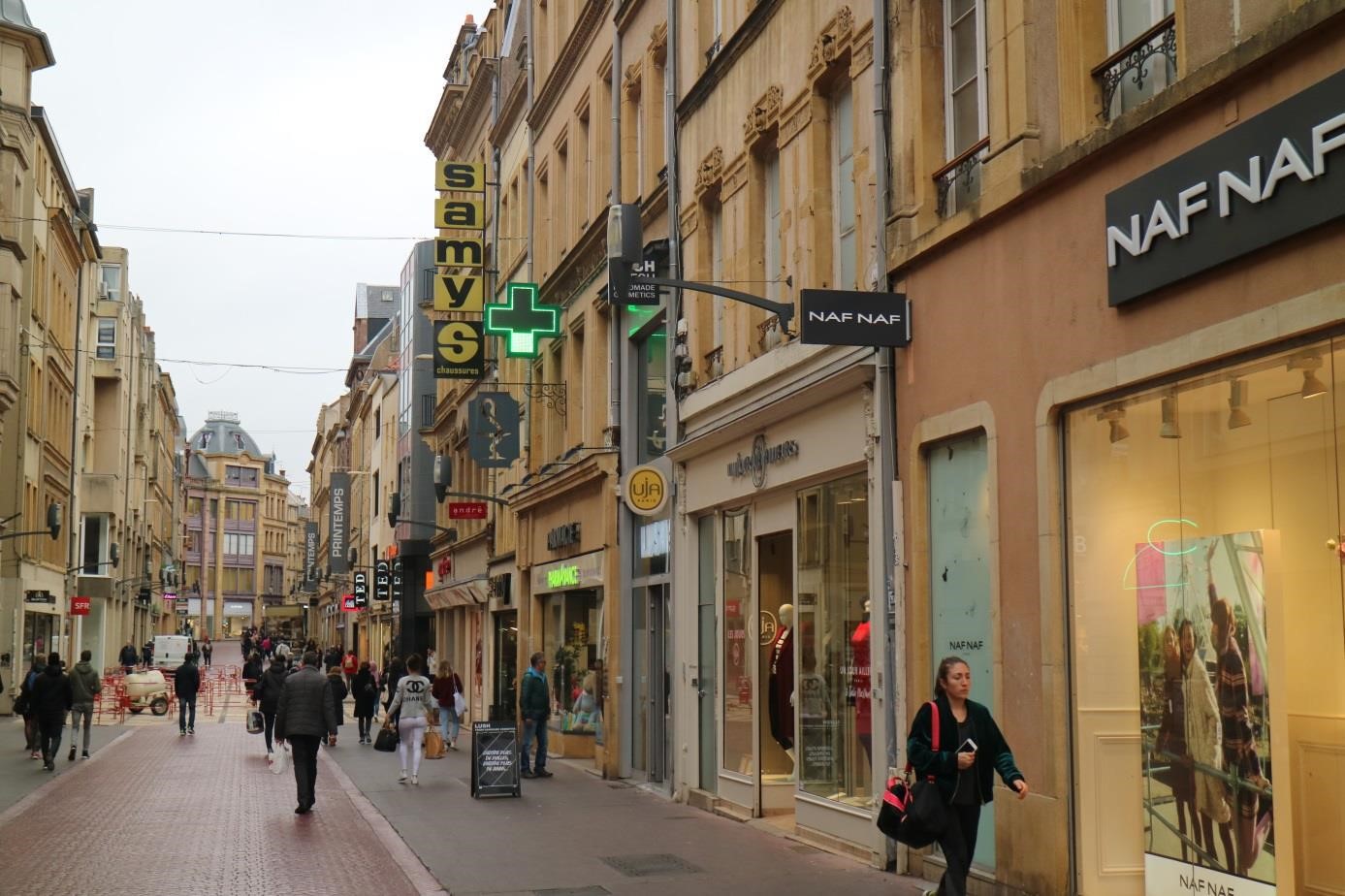 rue Serpenoise centre ville Metz