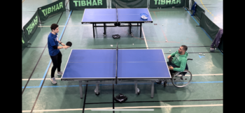 Image d'illustration représentant une partie de para tennis de table