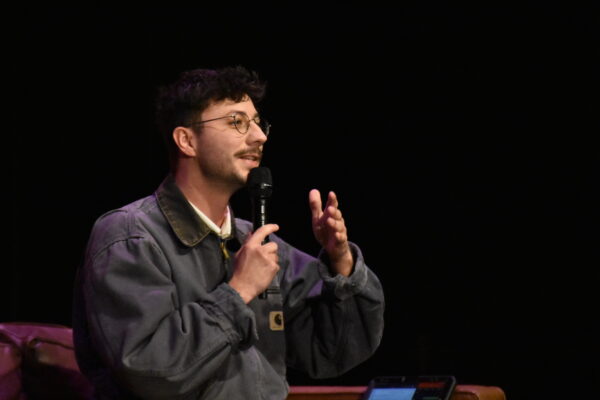 Le streamer Aurélien Gilles (Ponce) était présent pour animer la soirée et participer à la fiction. ©Erwan Dodard